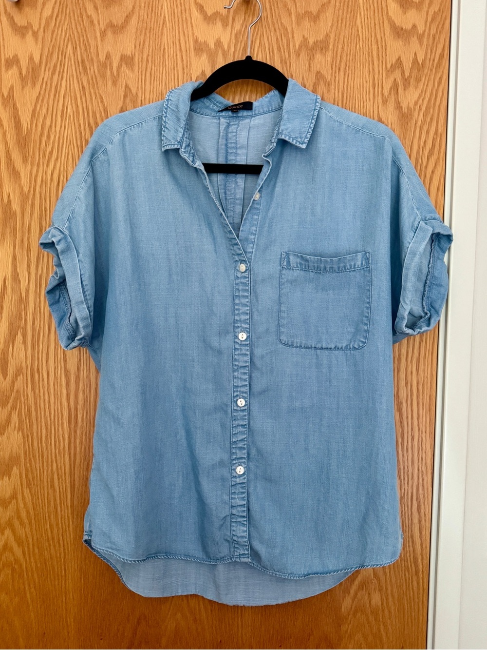 Denim Woman's Chambray Shirt - Casual Button-Up